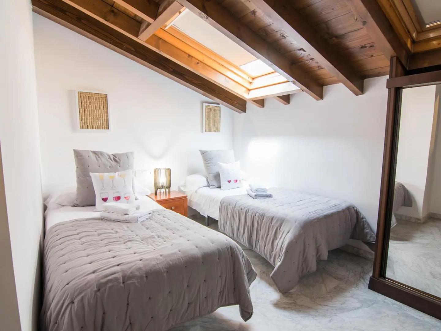 Tuguest Atico Gracia Apartment Granada Bagian luar foto