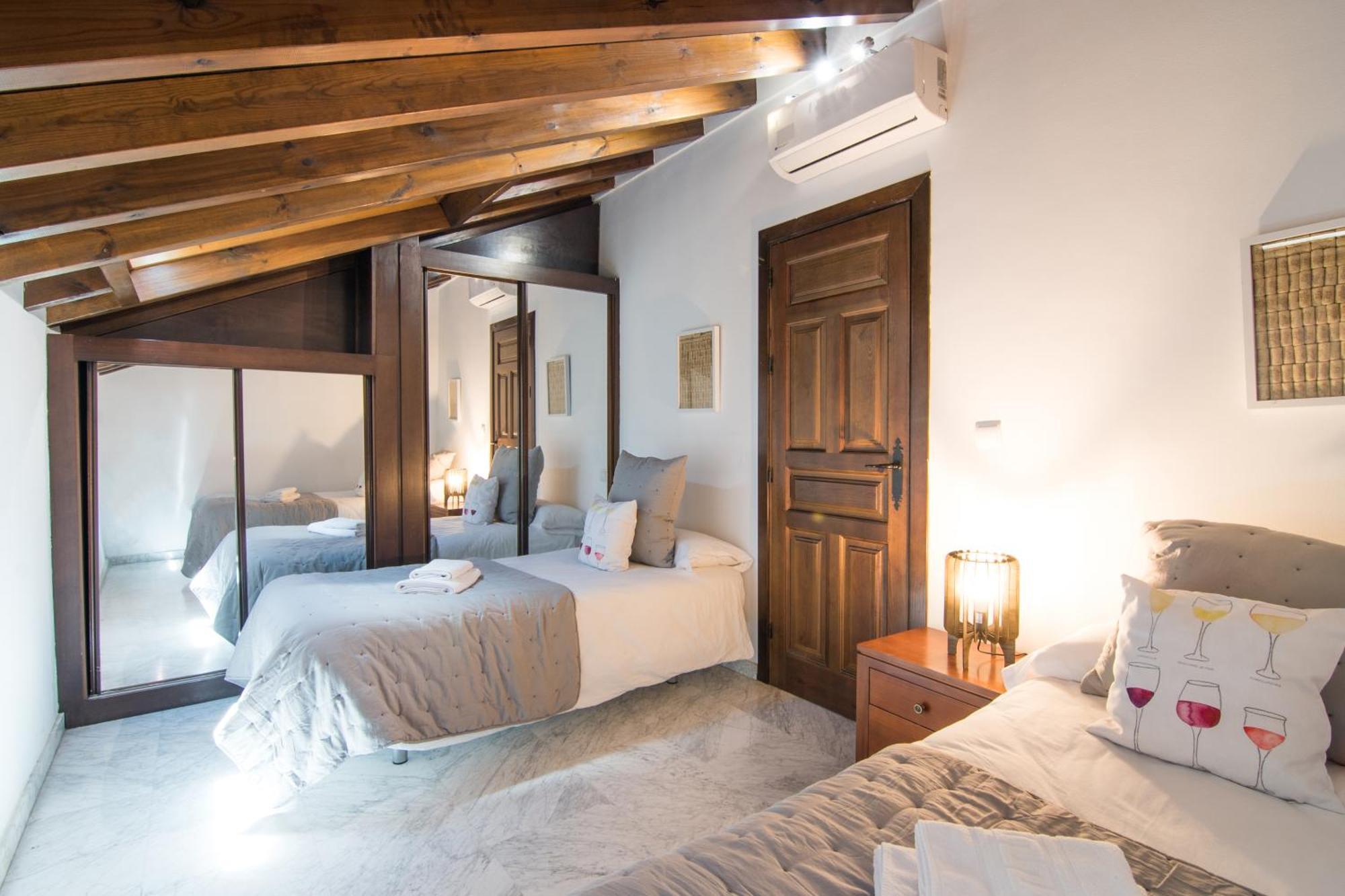 Tuguest Atico Gracia Apartment Granada Bagian luar foto