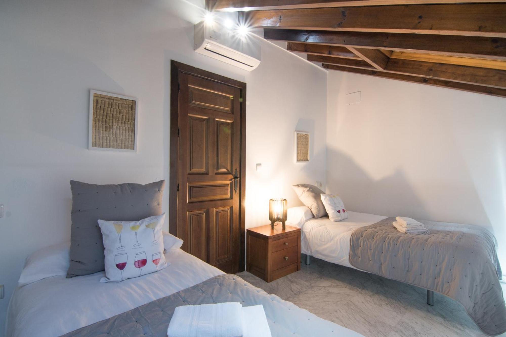 Tuguest Atico Gracia Apartment Granada Bagian luar foto
